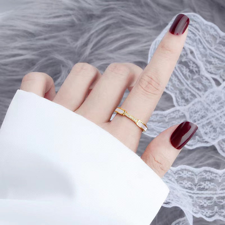 Anello Gabrielle in Oro con Diamante Simulato