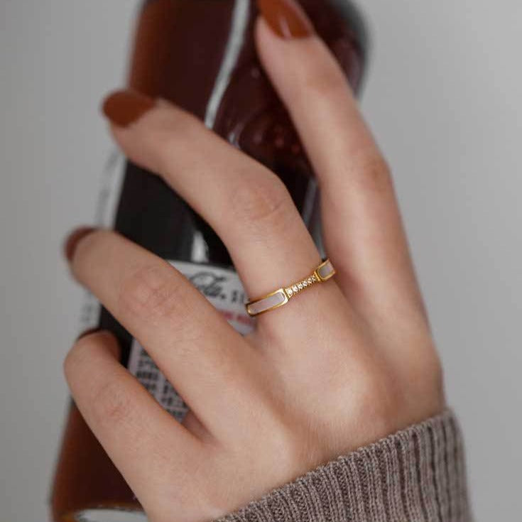 Anello Gabrielle in Oro con Diamante Simulato