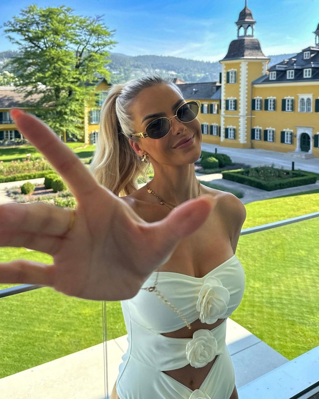 Favignana | Costume Intero Cut-Out con Dettagli Floreali